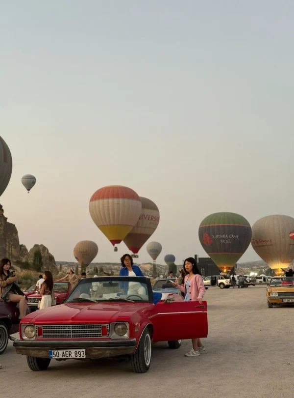 Couple photoshoot in vintage car Cappadocia